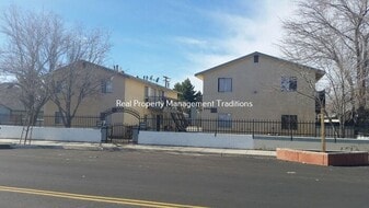2541 Diamond St in Rosamond, CA - Building Photo