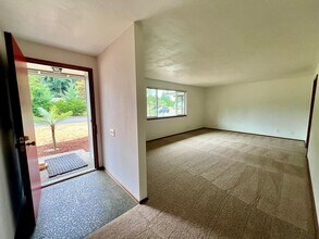 4015 15th Ct NE in Olympia, WA - Building Photo - Building Photo