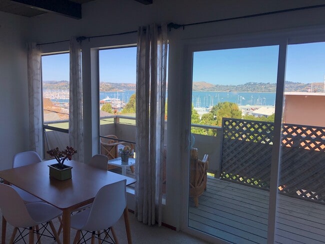 150 Filbert Ave, Unit 3 in Sausalito, CA - Foto de edificio - Building Photo