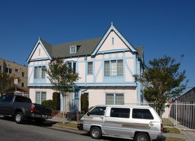 310 N Ardmore Ave in Los Angeles, CA - Building Photo