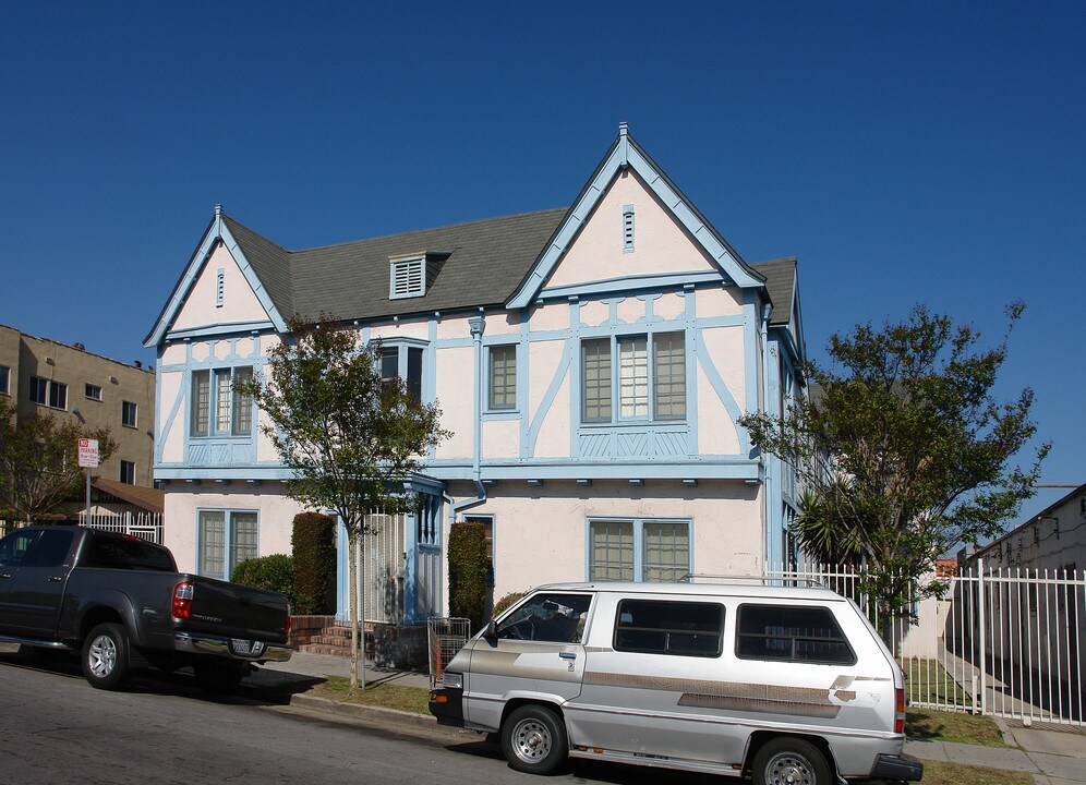 310 N Ardmore Ave in Los Angeles, CA - Foto de edificio