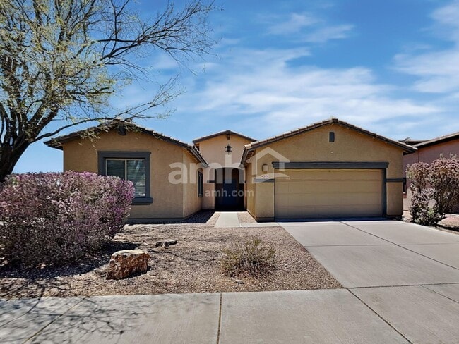 property at 7626 E Shadybrook Ln