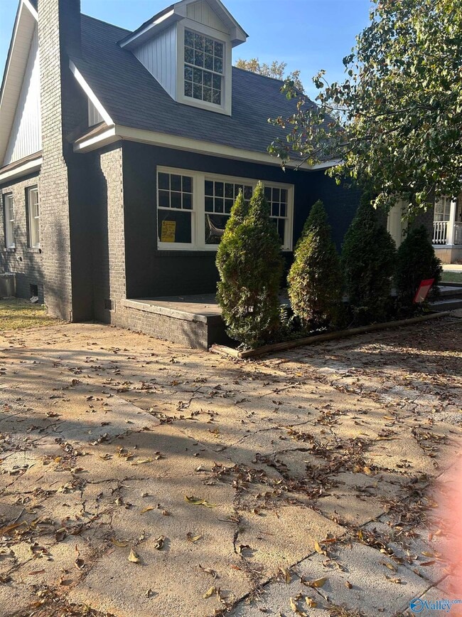 property at 421 7th Ave SW