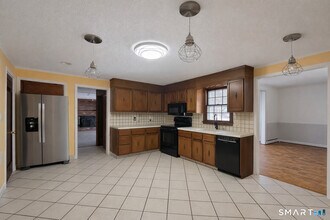 12 Hilltop Dr in Canton, CT - Building Photo - Building Photo