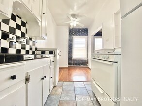610 S Dunsmuir Ave in Los Angeles, CA - Building Photo - Building Photo