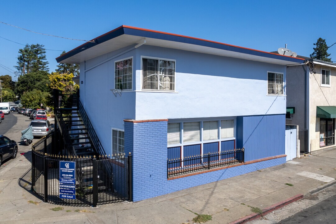 3050-3058 Davis St in Oakland, CA - Building Photo