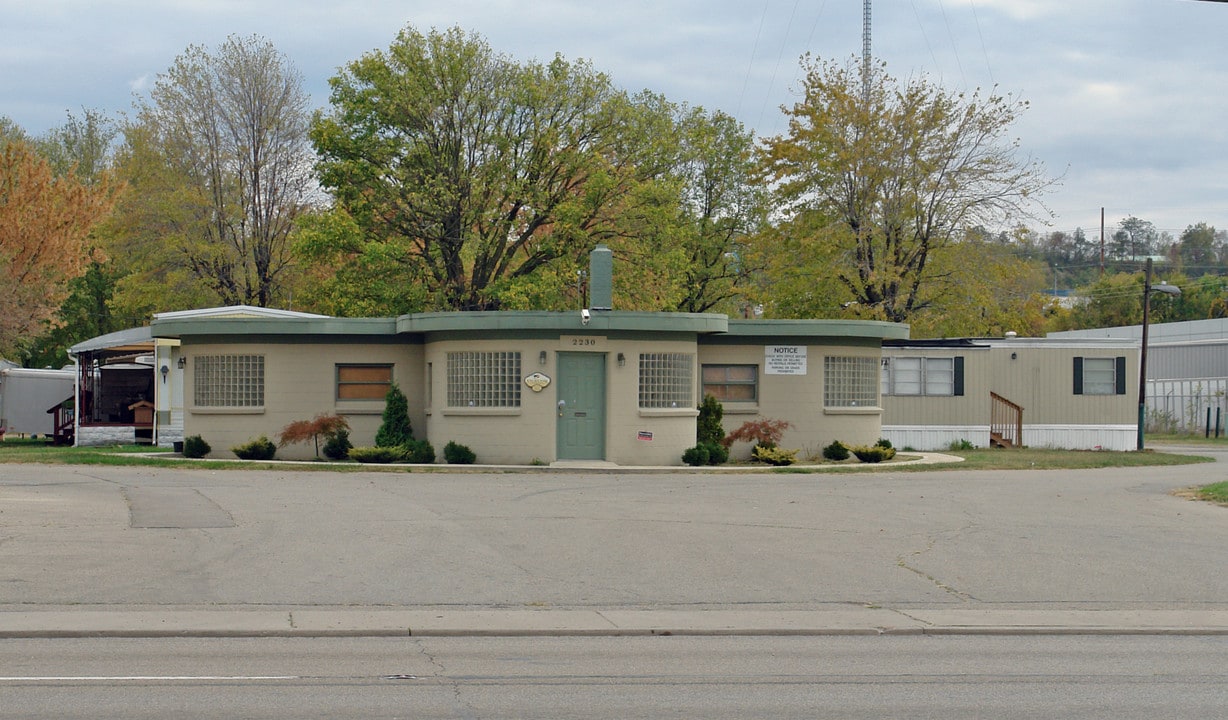 Village Park Community in Dayton, OH - Building Photo