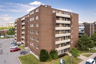 Jules Poitras Apartments in St. Laurent, QC - Building Photo - Building Photo