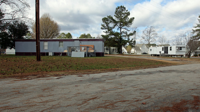 2885 Old Us-70 in Clayton, NC - Building Photo - Building Photo