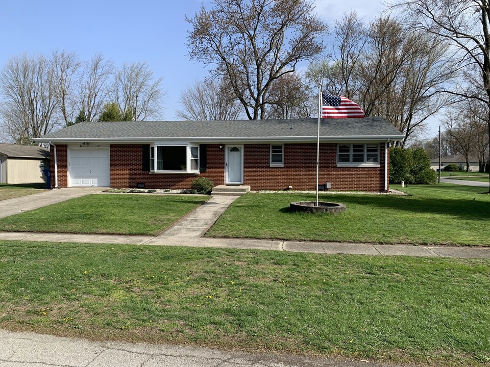 324 2nd Ave NE in Demotte, IN - Building Photo