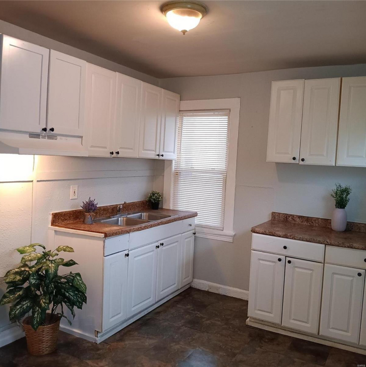 6342 Lena Ave in Jennings, MO - Building Photo