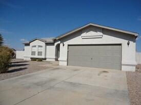6801 Augusta Hills Dr NE in Rio Rancho, NM - Building Photo