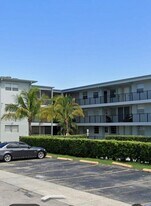 1100 NE 1st Ct in Hallandale Beach, FL - Building Photo