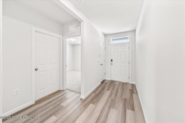 566 Rembrandt St SE in Palm Bay, FL - Building Photo - Building Photo