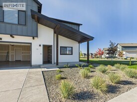 19 Horseshoe Lp in Bozeman, MT - Building Photo