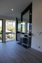 723 Westmount Dr, Unit 303 in West Hollywood, CA - Building Photo - Building Photo