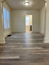 236 NE Rock Island Ave in Peoria, IL - Building Photo - Building Photo