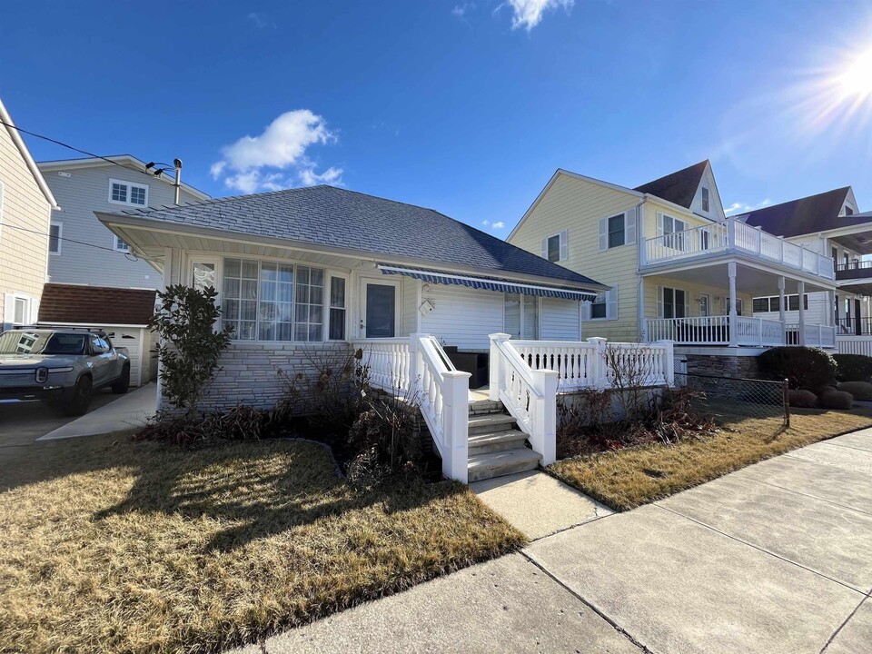 131 N Yarmouth Ave in Longport, NJ - Building Photo