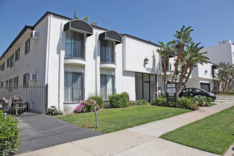 4510-4520 Colbath Ave in Sherman Oaks, CA - Building Photo - Building Photo