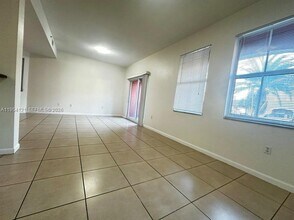 11002 NW 83rd St in Doral, FL - Building Photo - Building Photo