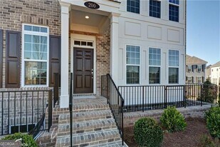 200 Braeden Wy in Alpharetta, GA - Building Photo