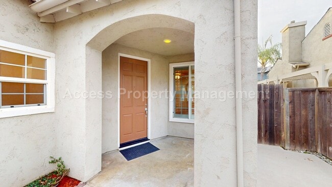 4177 Sunny Ln in Turlock, CA - Foto de edificio - Building Photo