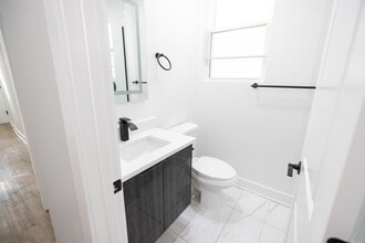 2175 N Maplewood Ave, Unit G in Chicago, IL - Foto de edificio - Building Photo