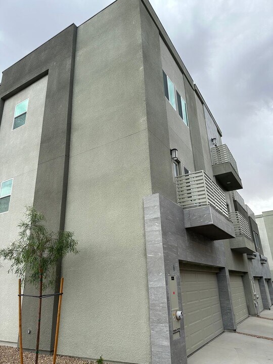 1180 Blossom Point St in Las Vegas, NV - Building Photo