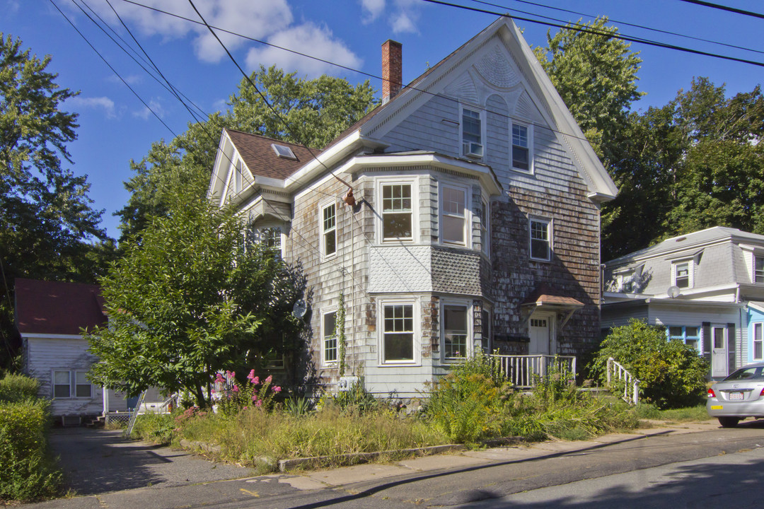 21 Braman St in Danvers, MA - Foto de edificio