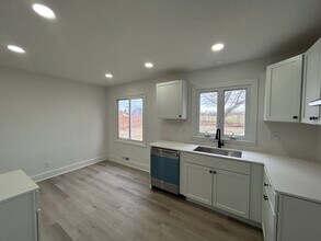 254 W Craig Hill Dr in Rochester, NY - Building Photo - Building Photo