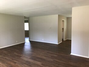 8055 Stafford Ct in Indianapolis, IN - Building Photo - Building Photo