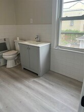 250-30 41st Dr in Queens, NY - Building Photo - Building Photo