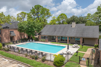 Walnut Terrace Apartments in Houston, TX - Building Photo - Building Photo