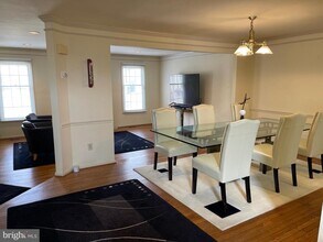 10926 Bloomingdale Dr in Rockville, MD - Building Photo - Building Photo