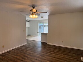 2505 S Ingram Mill Rd in Springfield, MO - Building Photo - Building Photo