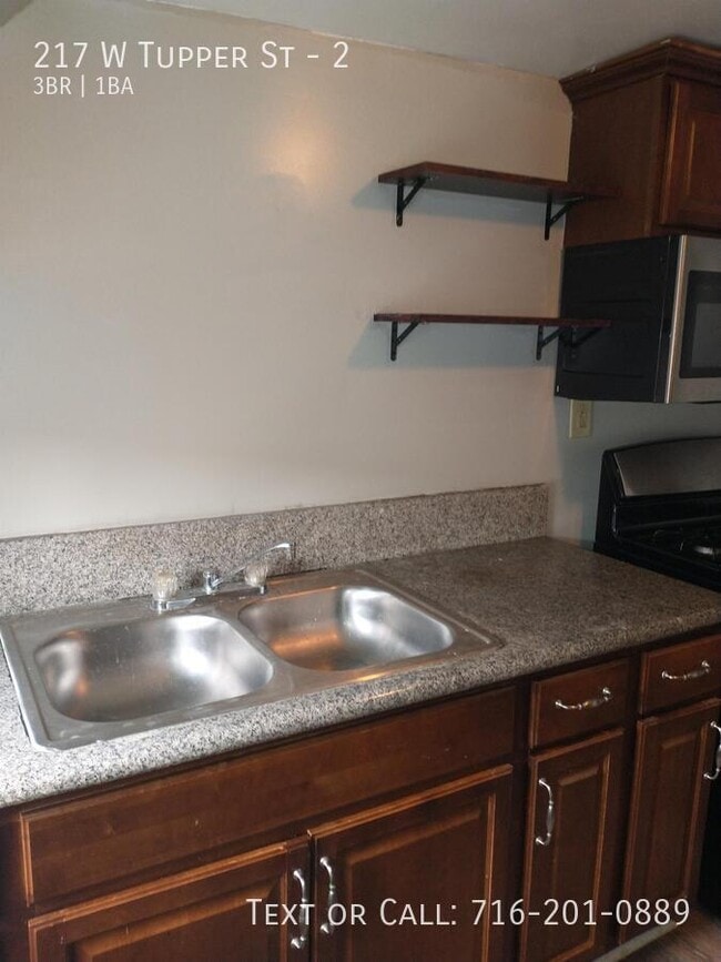 217 W Tupper St in Buffalo, NY - Building Photo - Building Photo