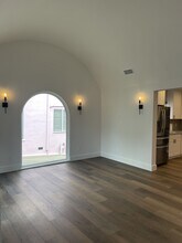 1536 N Commonwealth Ave in Los Angeles, CA - Building Photo - Building Photo