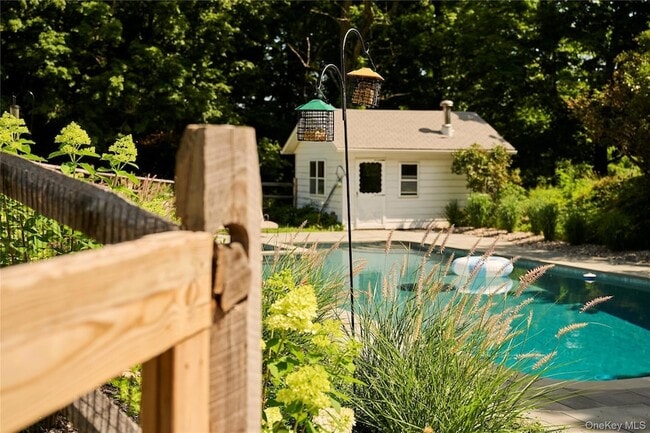 41 Seelbach Ln in Staatsburg, NY - Foto de edificio - Building Photo