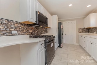 1317 W 4th St in Charlotte, NC - Foto de edificio - Building Photo