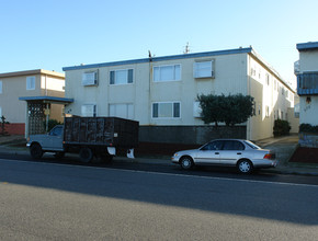 465 Esplanade Ave in Pacifica, CA - Building Photo - Building Photo