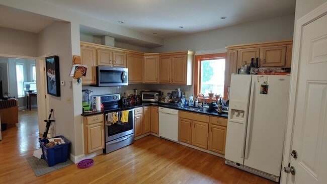 property at 33 Eastburn St