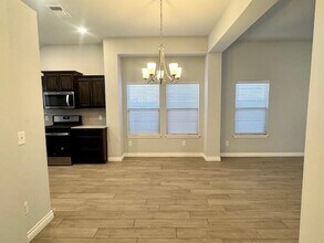 12905 NW 4th Terrace in Yukon, OK - Foto de edificio - Building Photo