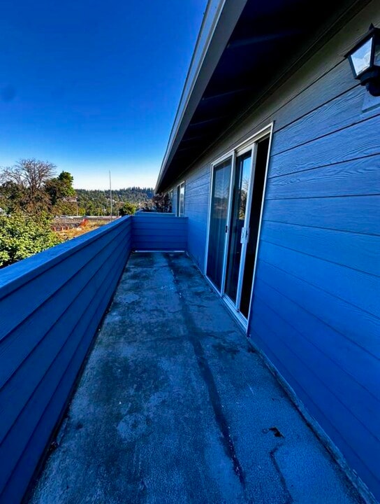 5250 Amy St, Unit 5250 Amy St #3 in West Linn, OR - Building Photo