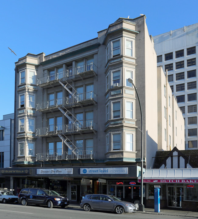 The Ritz in Victoria, BC - Building Photo