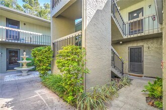 800 NW Fork Rd in Stuart, FL - Foto de edificio - Building Photo