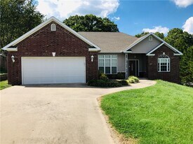 15 Mills Dr in Bella Vista, AR - Building Photo