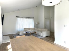 2940 Luff Ct in Oxnard, CA - Building Photo - Building Photo