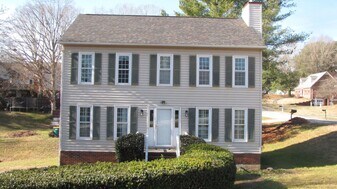 2500 Newington Ct in Clemmons, NC - Building Photo