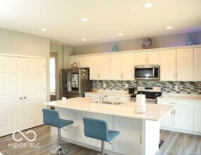 1125 Barberry Dr in Greenwood, IN - Foto de edificio - Building Photo
