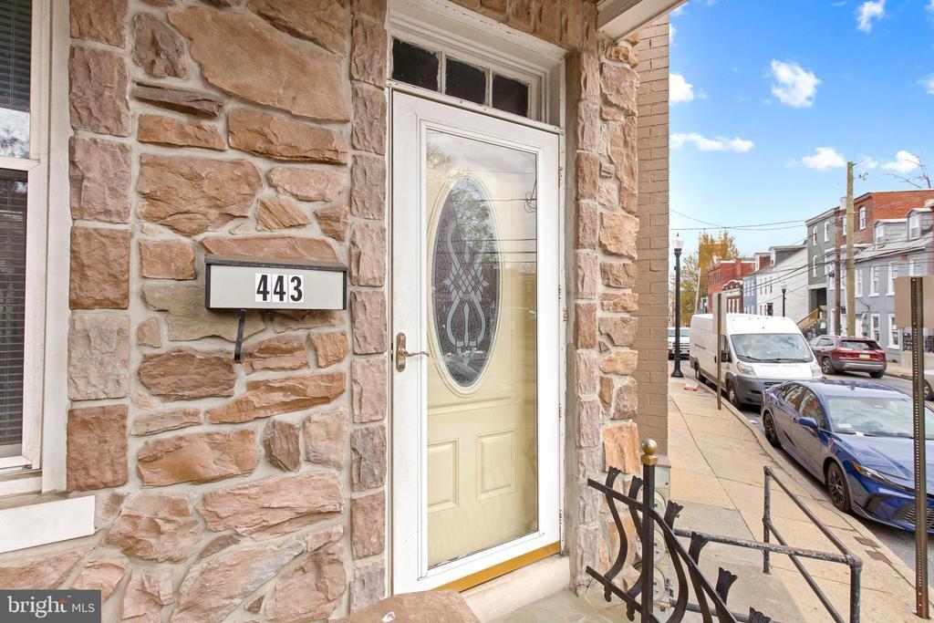443 Manor St in Lancaster, PA - Building Photo